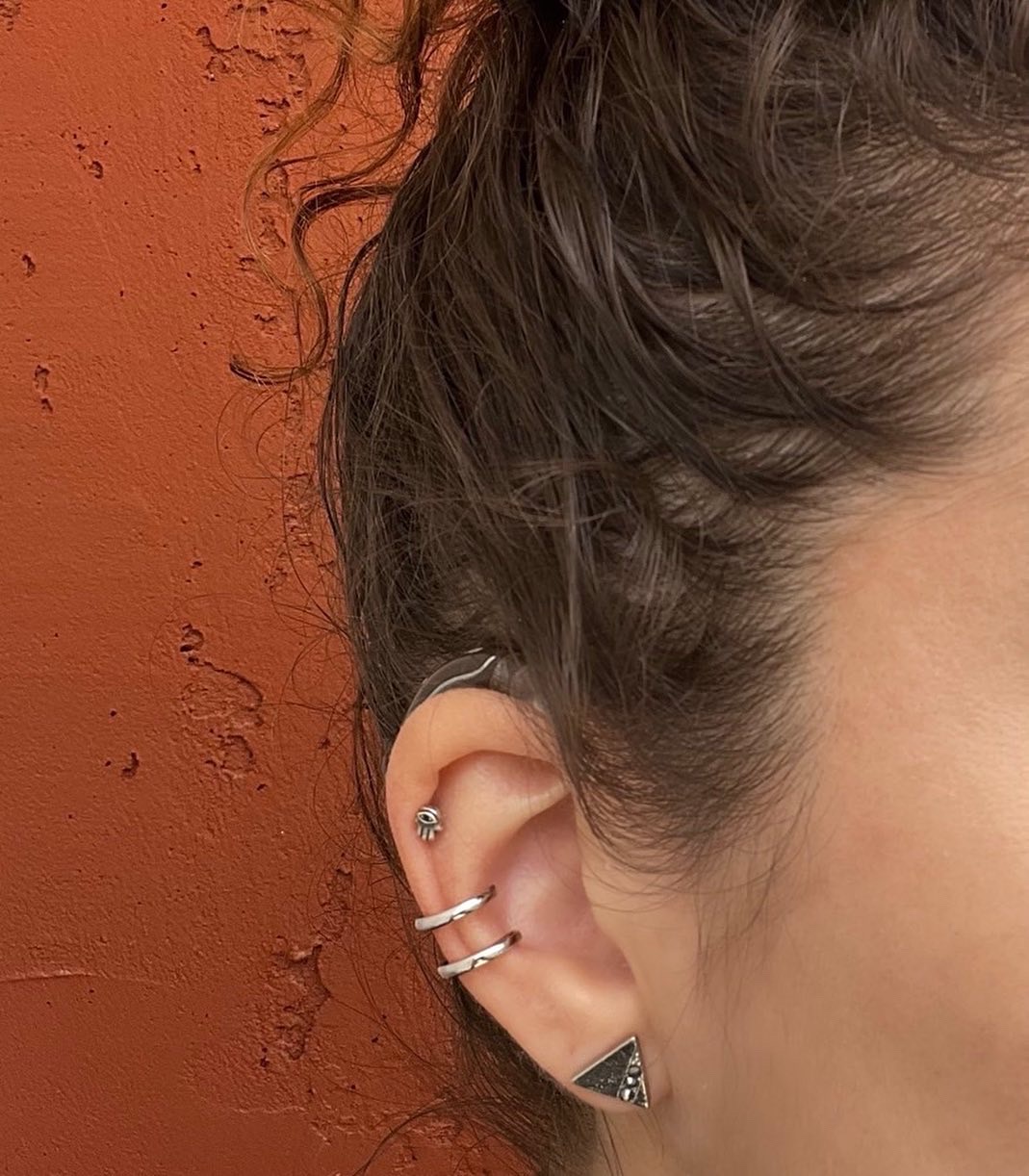 Hearing aid jewelry - Deafmeal makes stylish safety rings and holsters